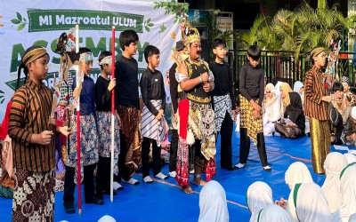 Morning Assembly 5 Medina dan 6 Anatolia program bilingual: Performance full English dalam Balutan Cerita dan Budaya
